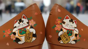AI Shoeful Flats - Maneki-neko