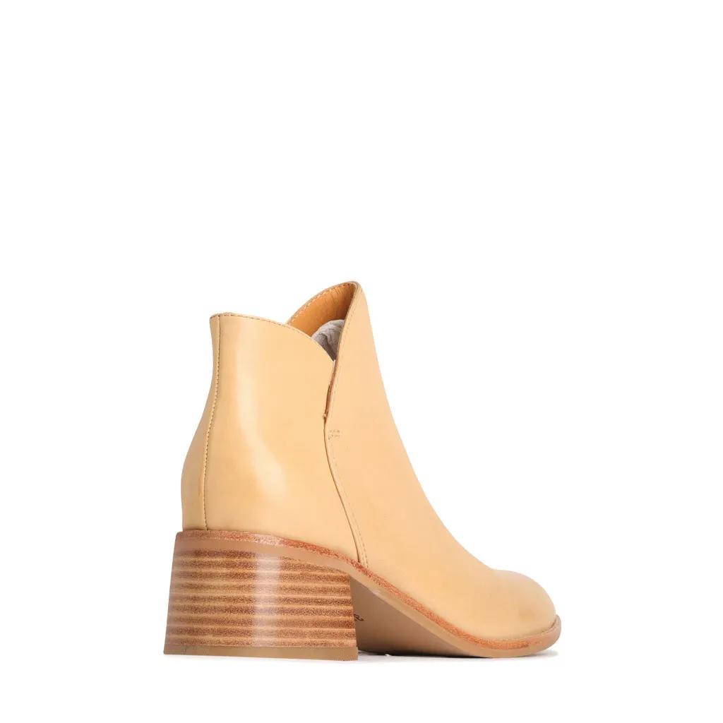EOS Wylie Tan Leather