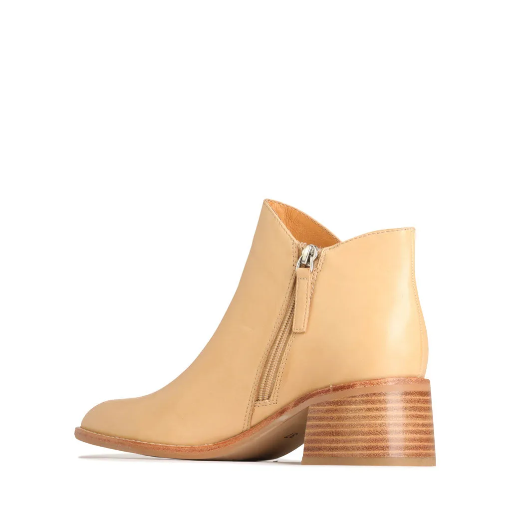 EOS Wylie Tan Leather