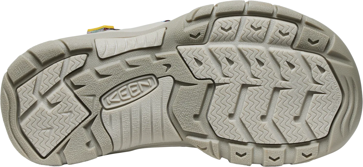 Keen Big Kids' (Sizes 1-7) Newport H2 Youth Sandal - Iro to Ikuru Wo Tukuru Fuku