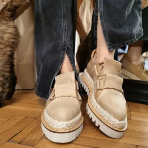 Metamorphose beige leather flat shoes