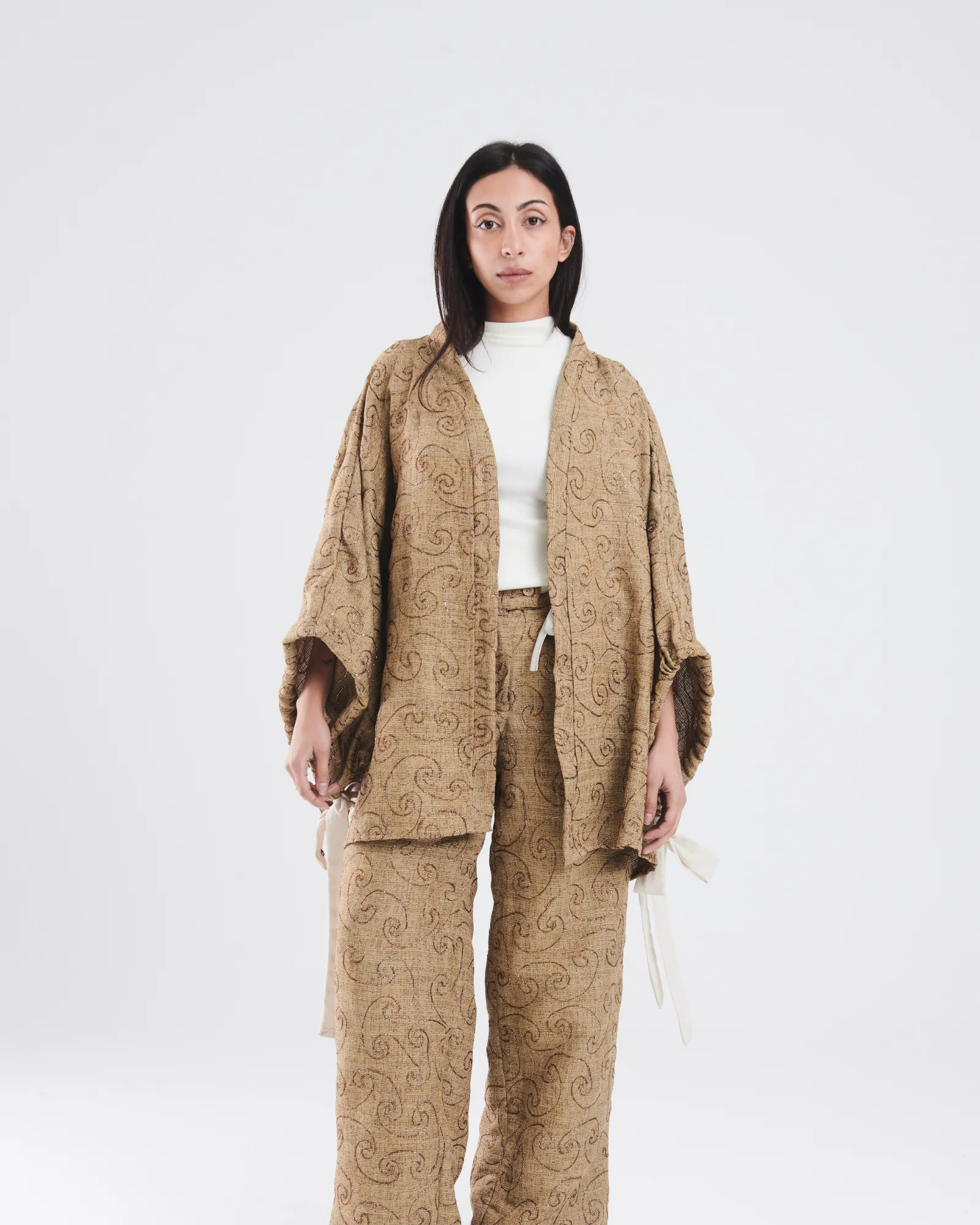 Textured kimono in brown
