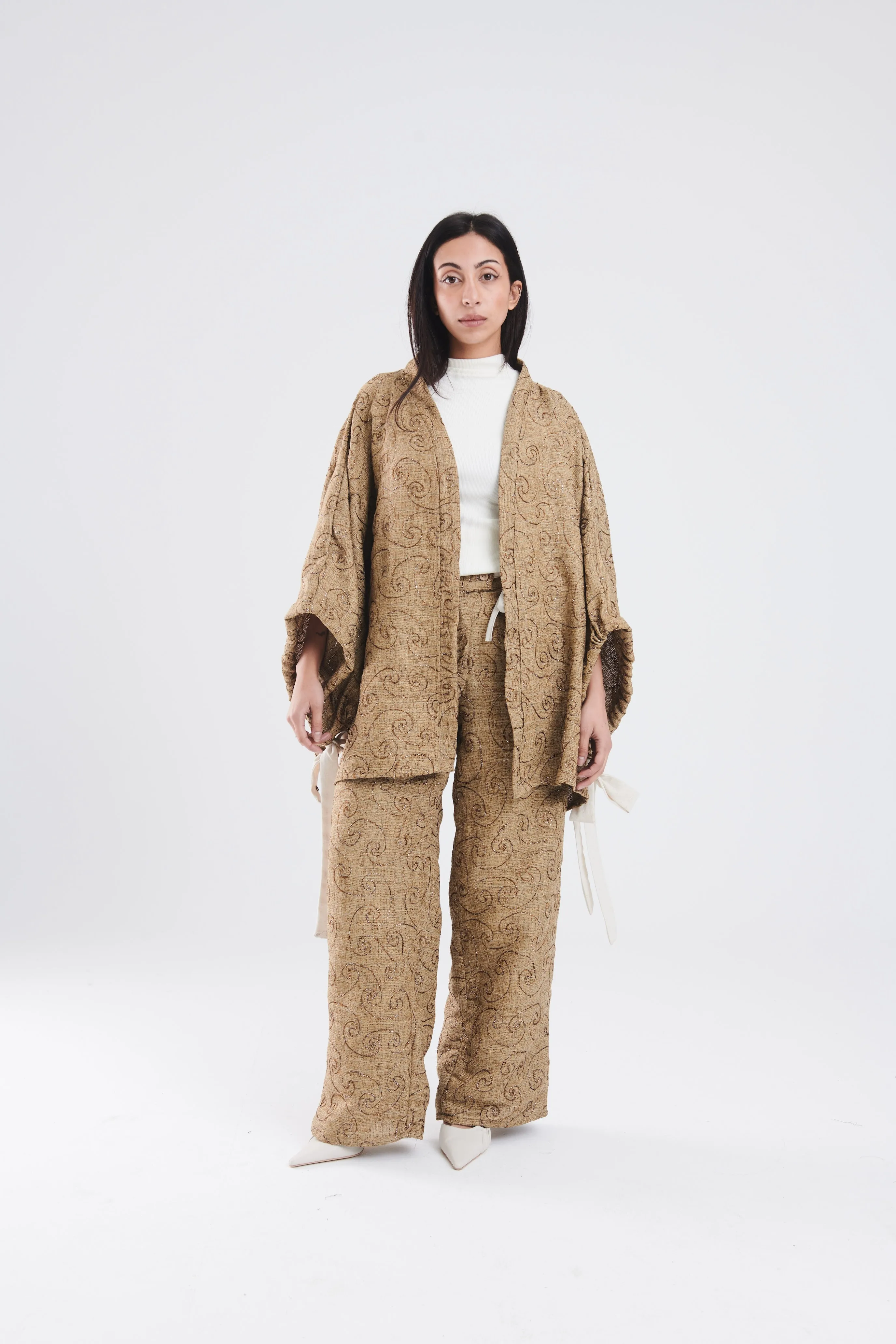 Textured kimono in brown